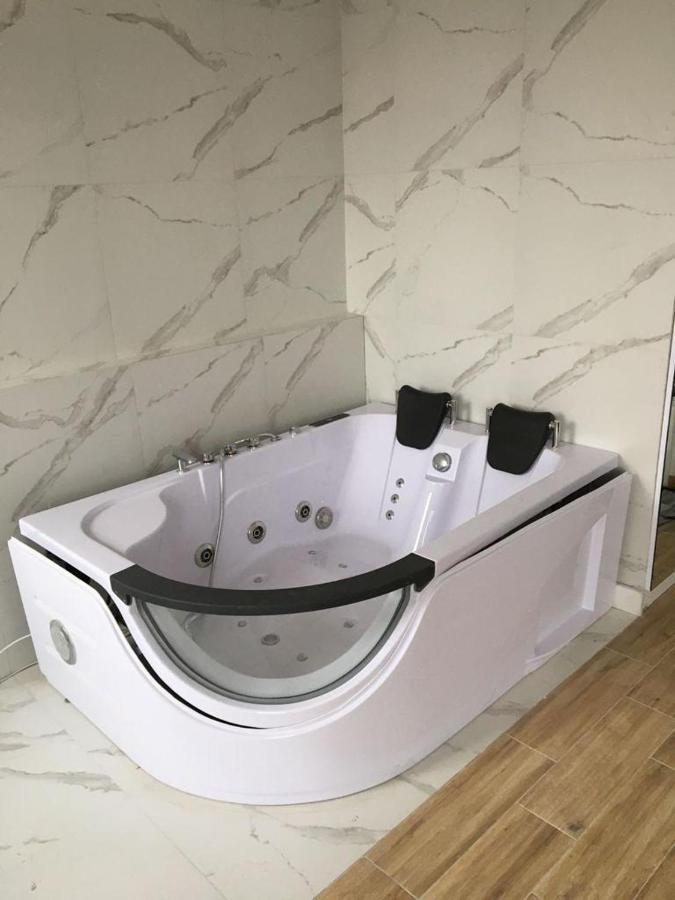 Yourapart Jacuzzi Przy Zamku Krolewskim Warsaw Luaran gambar